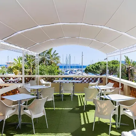 Le Rabelais Hotel Le Lavandou