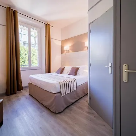 Hotel Le Rabelais 3*