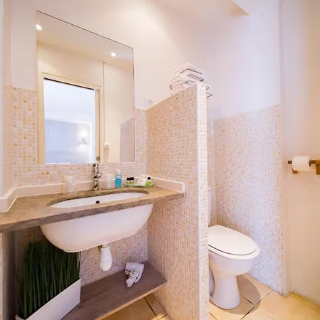 Hotel Le Rabelais 3*