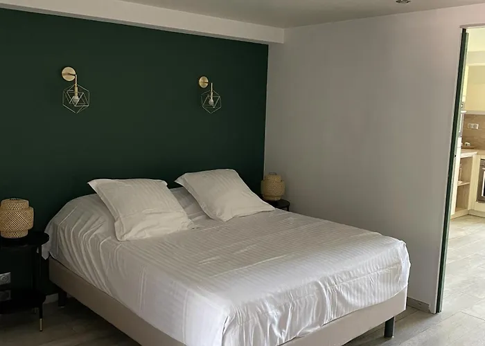 Hotell Le Rabelais 3*