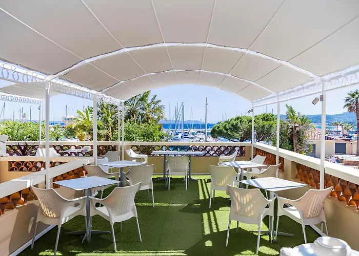 Le Rabelais Hotell Le Lavandou