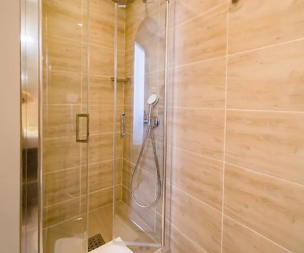 Hotell Le Rabelais 3*