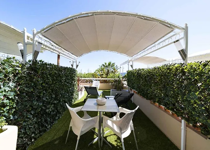 Hotell Le Rabelais 3*