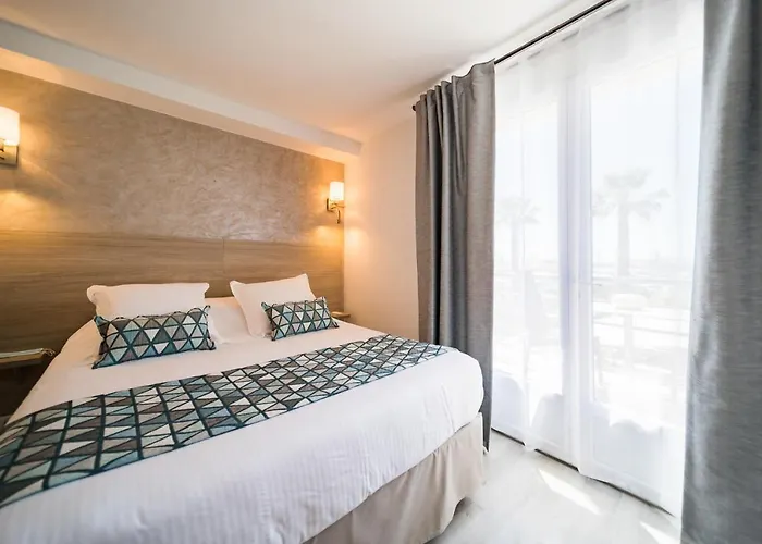 Le Rabelais Hotell Le Lavandou