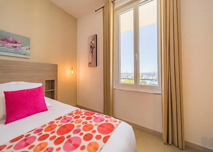 Le Rabelais 3* Le Lavandou