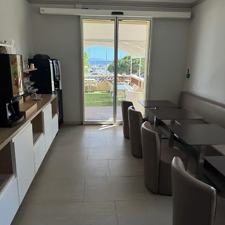 Hotel Le Rabelais Le Lavandou