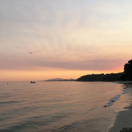 Le Rabelais מלון