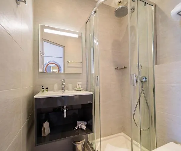 Le Rabelais Hotel 3*