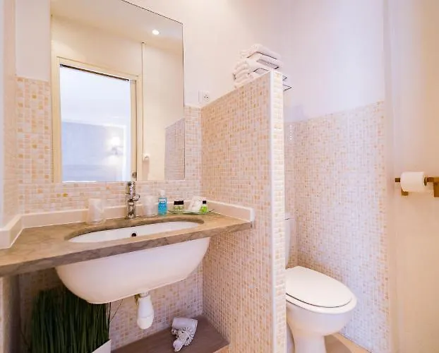 Hotel Le Rabelais 3*